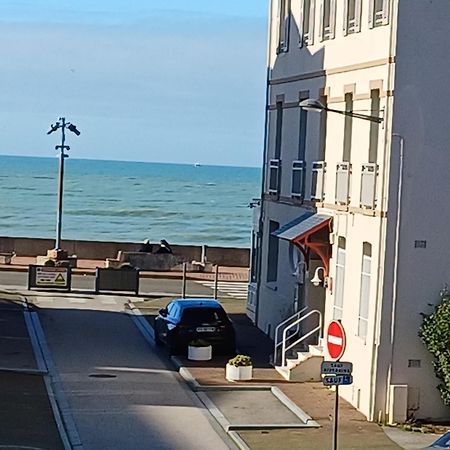 Appartement Avec Balcon Au 1Er Etage Vue Laterale Mer A 50 Metres De La Plage A Mers Les Bains. Exteriör bild