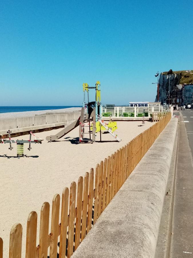 Appartement Avec Balcon Au 1Er Etage Vue Laterale Mer A 50 Metres De La Plage A Mers Les Bains. Exteriör bild