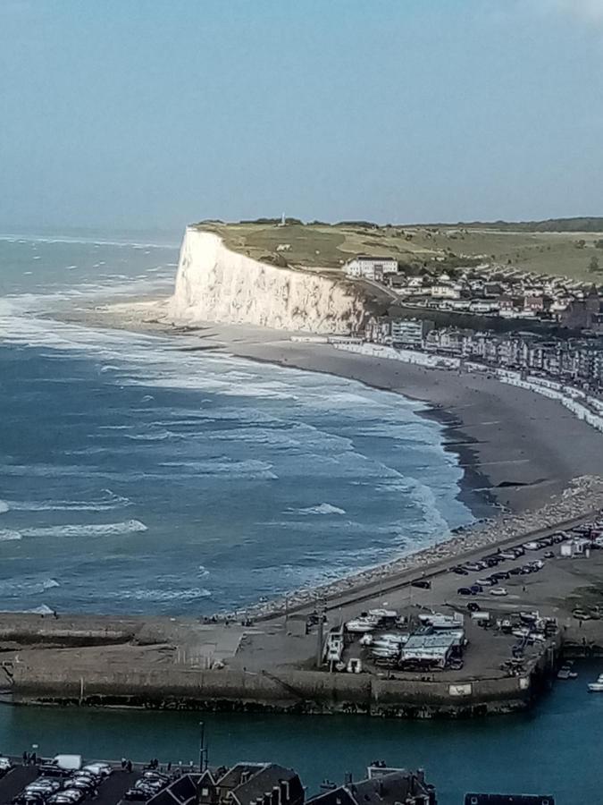 Appartement Avec Balcon Au 1Er Etage Vue Laterale Mer A 50 Metres De La Plage A Mers Les Bains. Exteriör bild